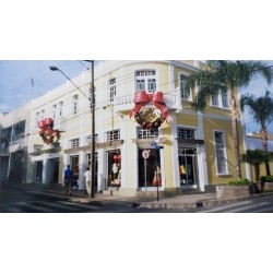 Magia do Natal invade lojas de Campo Largo e traz esperança de dias melhores